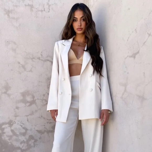 Meshki Jackets & Blazers - Meshki‎ NWOT Madison Oversized Double-Breasted Blazer in Cream, Size XS